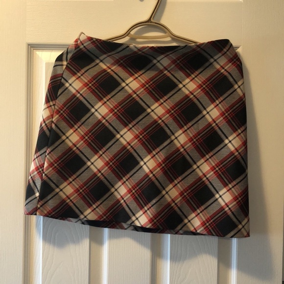 Plaid Skirt (H&M) - Picture 2 of 3